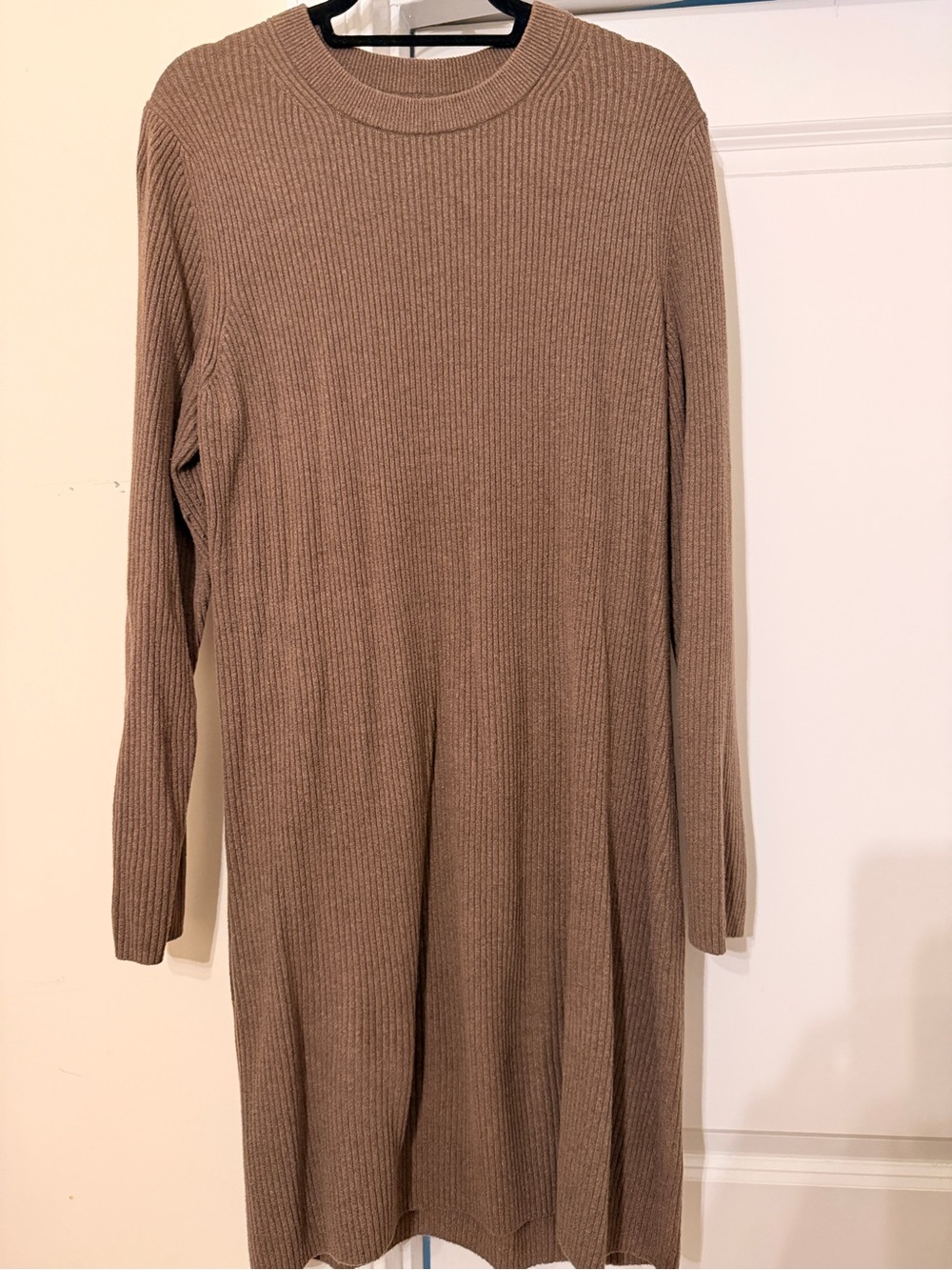 GAP Long Sleeve Ribbed Knit Dress in Taupe